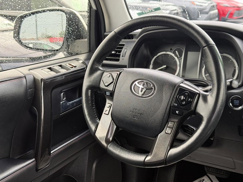 Toyota 4Runner Vehicle Image 13