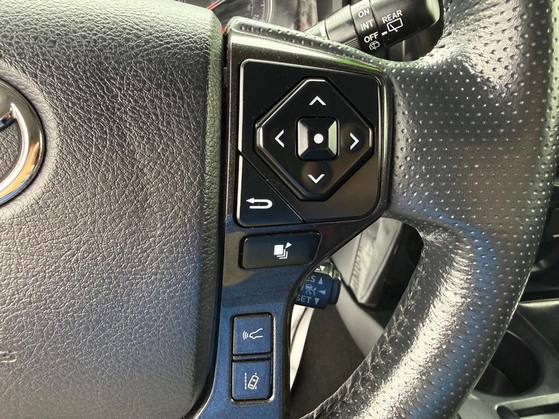 Toyota 4Runner Vehicle Image 15