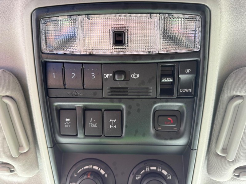 Toyota 4Runner Vehicle Image 22