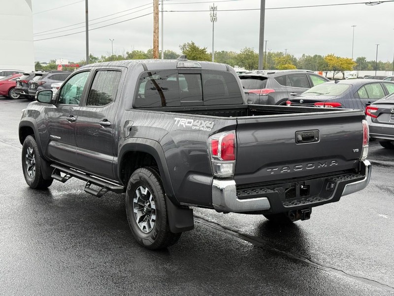 Toyota Tacoma 4WD Vehicle Image 05