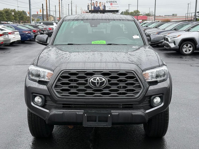 Toyota Tacoma 4WD Vehicle Image 09