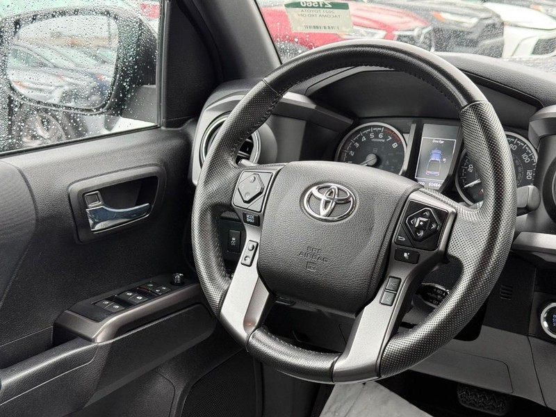 Toyota Tacoma 4WD Vehicle Image 12