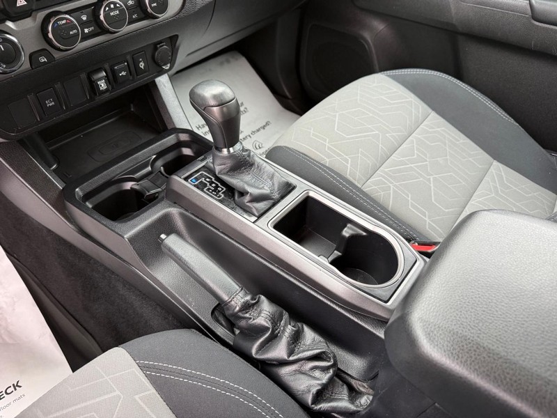 Toyota Tacoma 4WD Vehicle Image 19