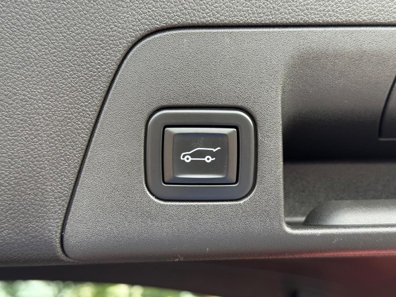 Buick Envision Vehicle Full-screen Gallery Image 08