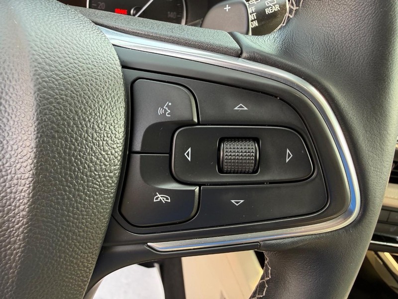 Buick Envision Vehicle Full-screen Gallery Image 15