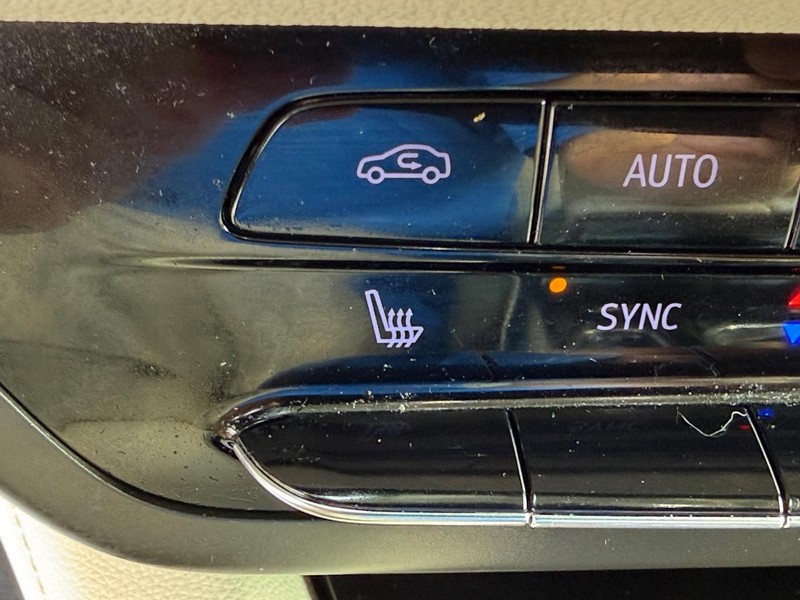 Buick Envision Vehicle Full-screen Gallery Image 17