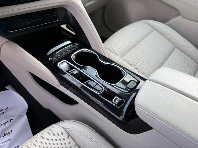 Buick Envision Vehicle Full-screen Gallery Image 21