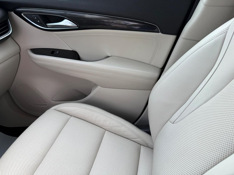 Buick Envision Vehicle Full-screen Gallery Image 22