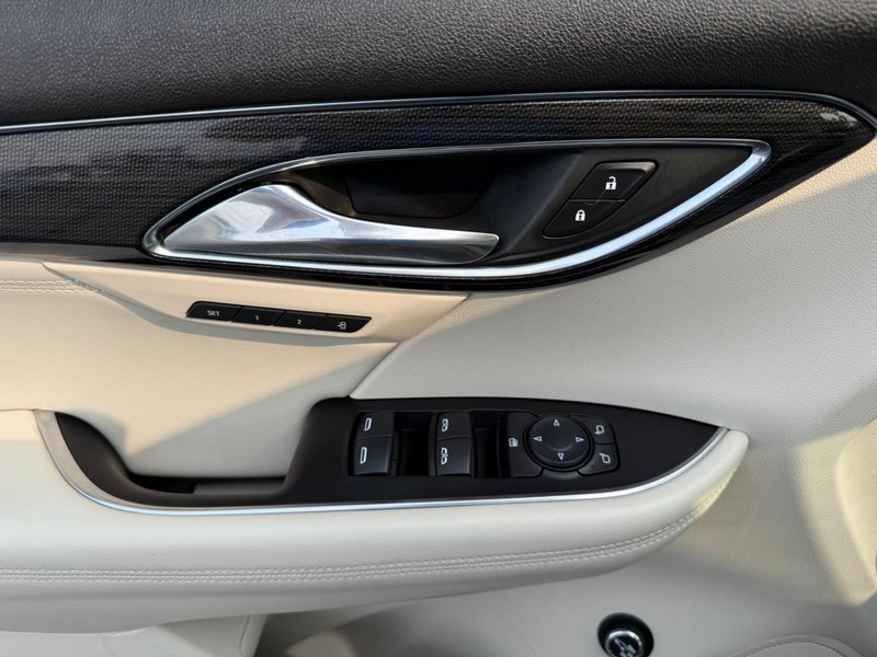 Buick Envision Vehicle Full-screen Gallery Image 25