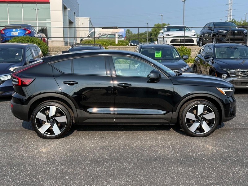 Volvo C40 Recharge Pure Electric Vehicle Image 02