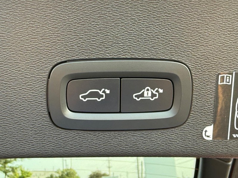 Volvo C40 Recharge Pure Electric Vehicle Image 08