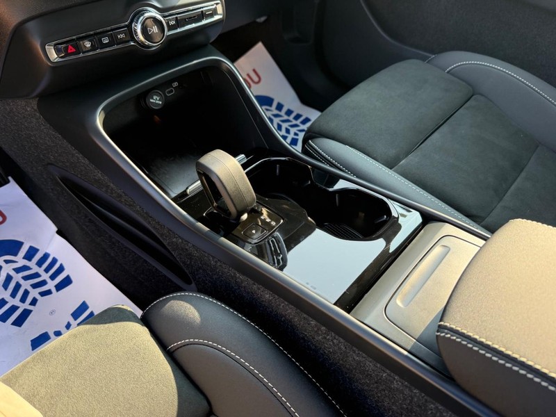Volvo C40 Recharge Pure Electric Vehicle Image 18