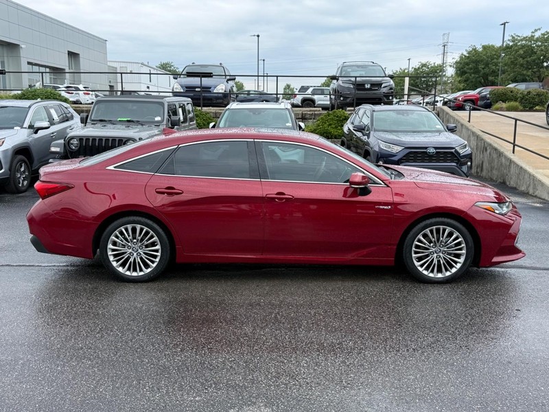 Toyota Avalon Vehicle Image 02