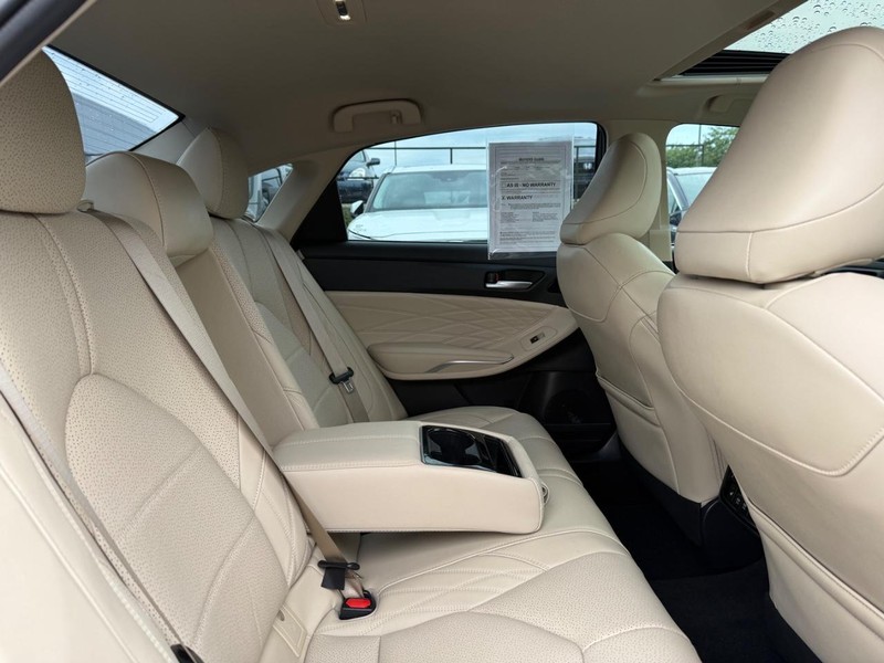 Toyota Avalon Vehicle Image 10
