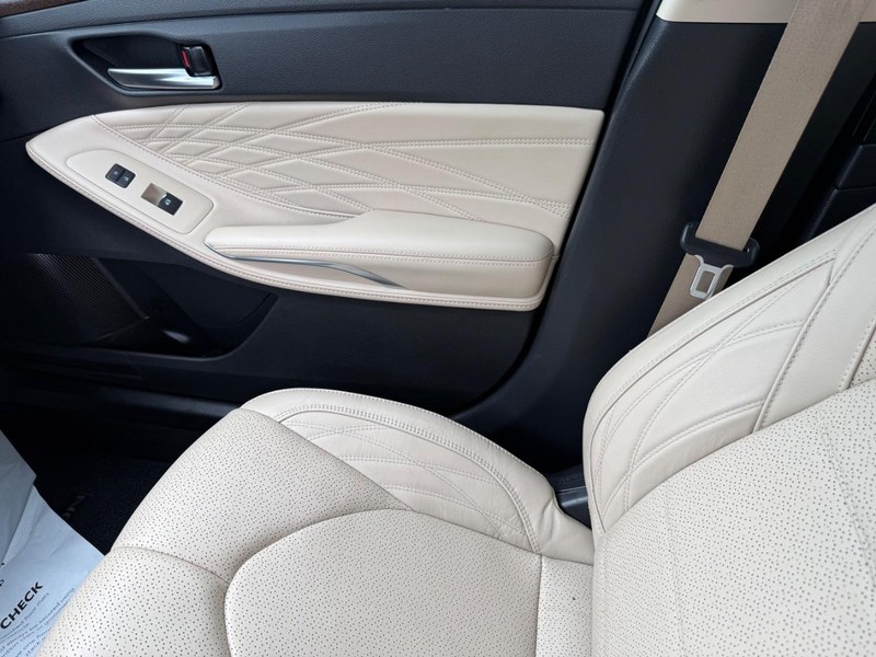Toyota Avalon Vehicle Image 21