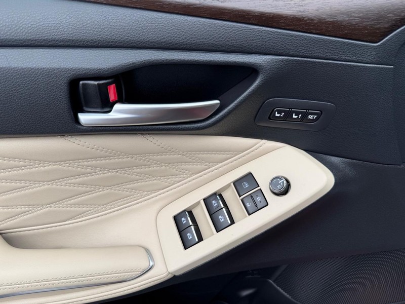 Toyota Avalon Vehicle Image 25