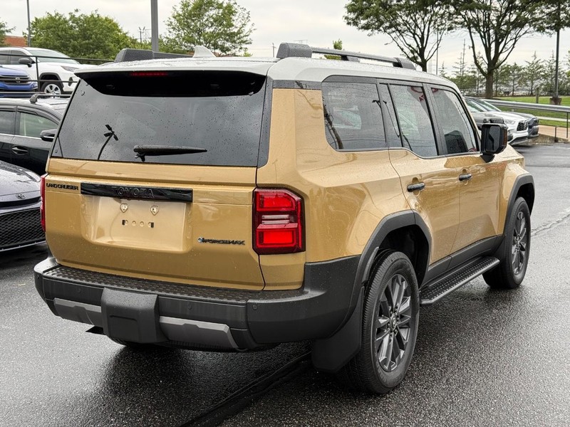 Toyota Land Cruiser Vehicle Image 03