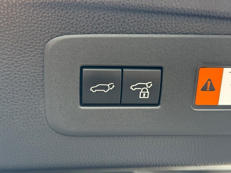 Toyota Land Cruiser Vehicle Image 08