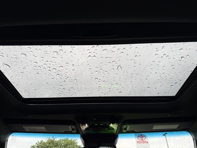 Toyota Land Cruiser Vehicle Image 12