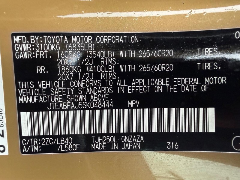 Toyota Land Cruiser Vehicle Image 28