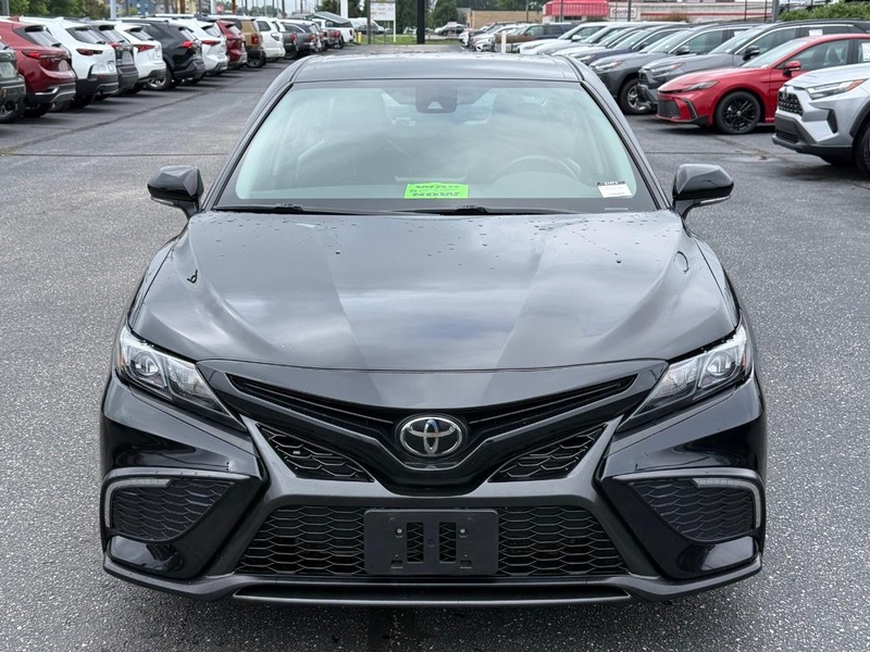 Toyota Camry Vehicle Image 09