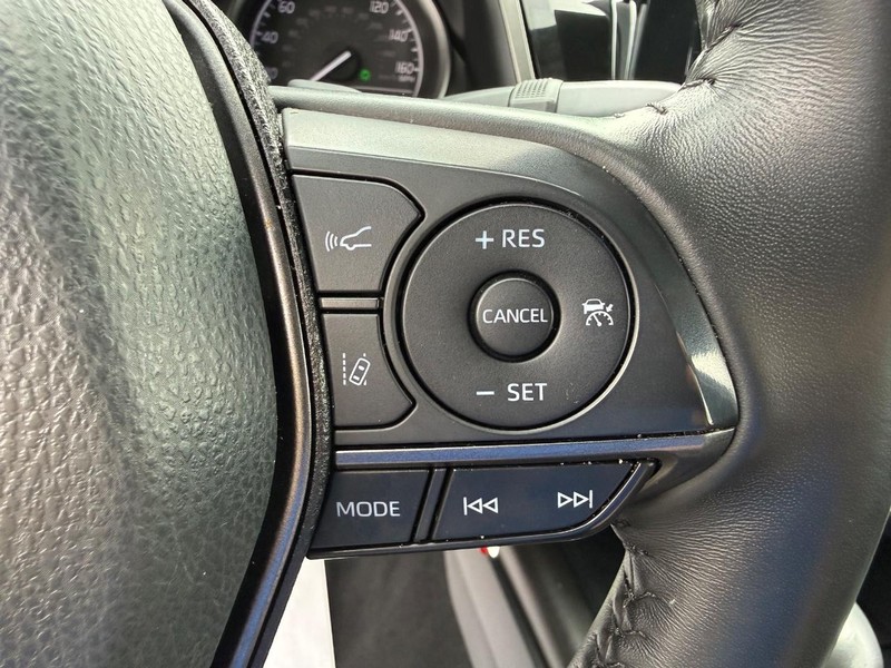Toyota Camry Vehicle Image 14