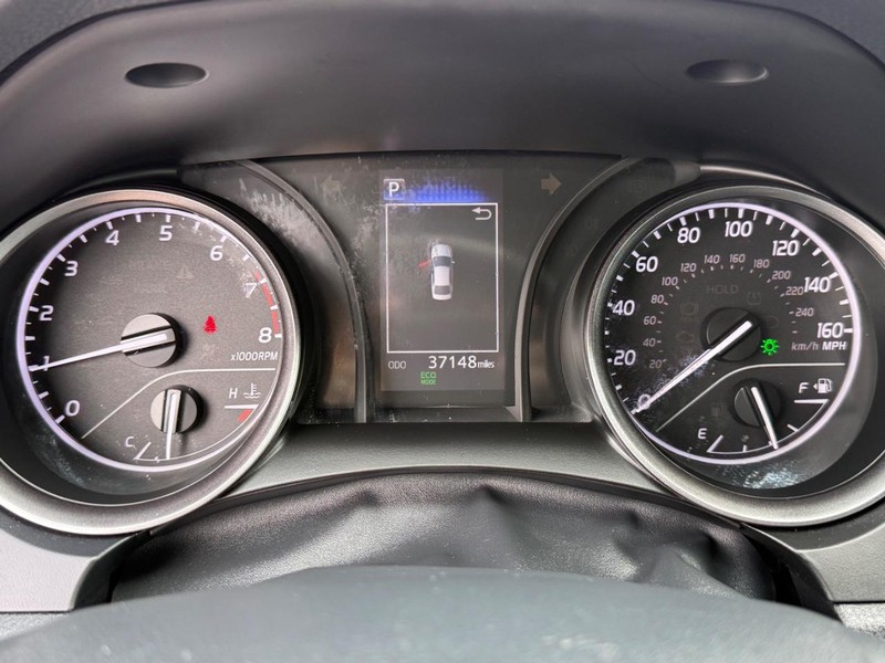Toyota Camry Vehicle Image 19