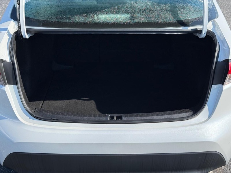 Toyota Corolla Vehicle Full-screen Gallery Image 07