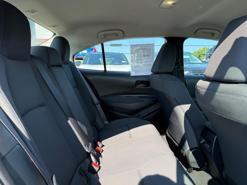 Toyota Corolla Vehicle Full-screen Gallery Image 10
