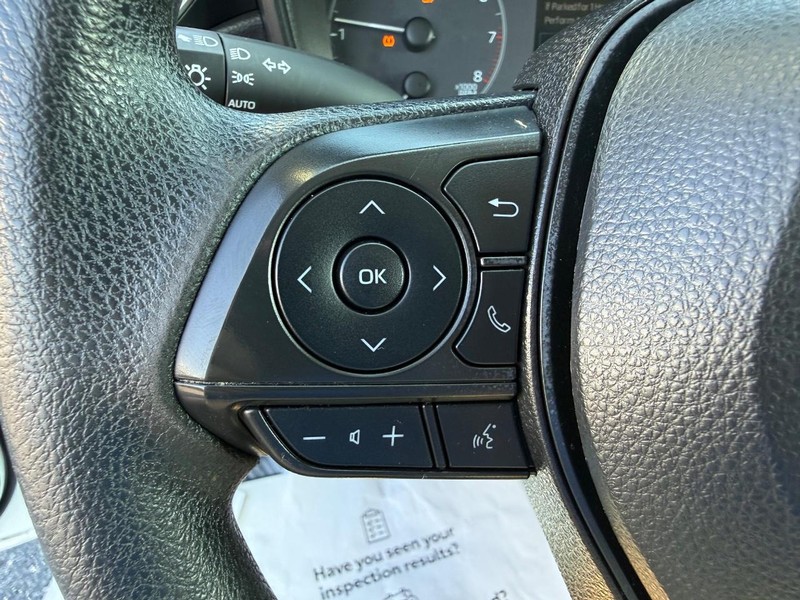 Toyota Corolla Vehicle Full-screen Gallery Image 13