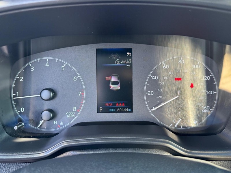 Toyota Corolla Vehicle Full-screen Gallery Image 20