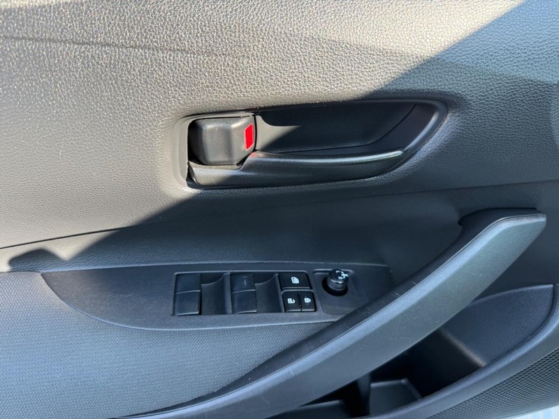 Toyota Corolla Vehicle Full-screen Gallery Image 22