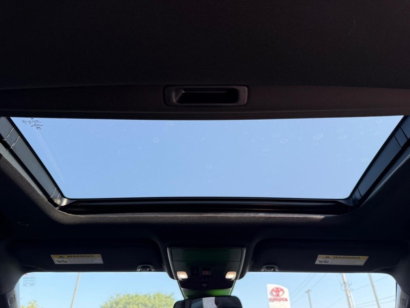 Honda Accord Hybrid Vehicle Full-screen Gallery Image 11