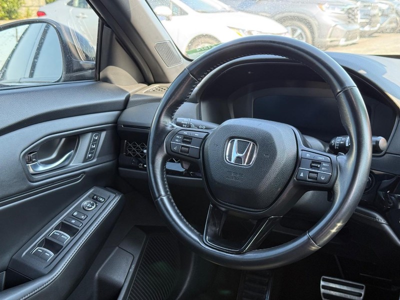 Honda Accord Hybrid Vehicle Full-screen Gallery Image 13