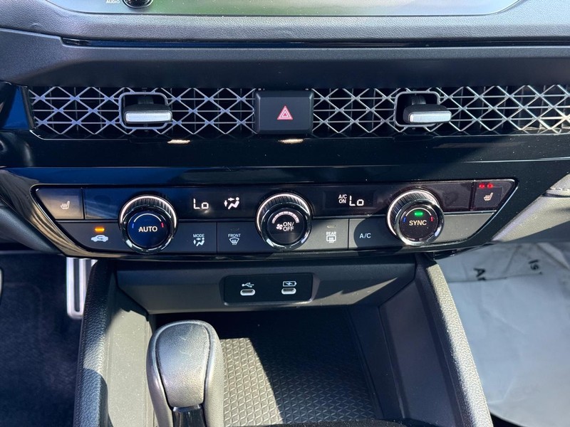 Honda Accord Hybrid Vehicle Full-screen Gallery Image 20