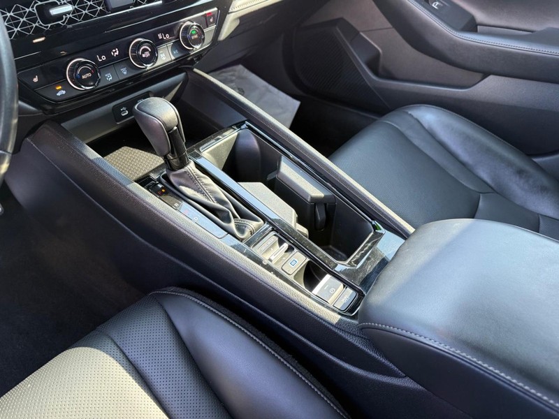 Honda Accord Hybrid Vehicle Full-screen Gallery Image 21