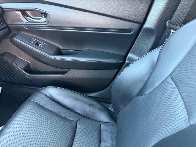 Honda Accord Hybrid Vehicle Full-screen Gallery Image 22