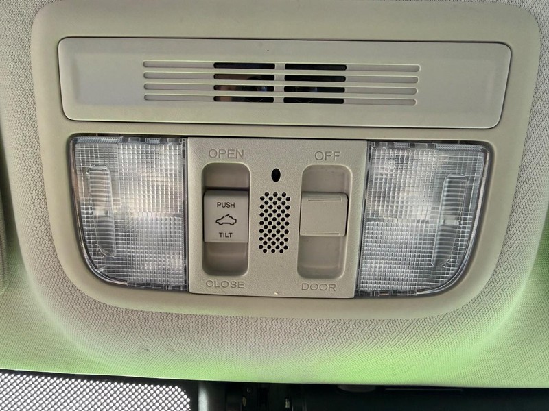 Honda Civic Sedan Vehicle Image 22