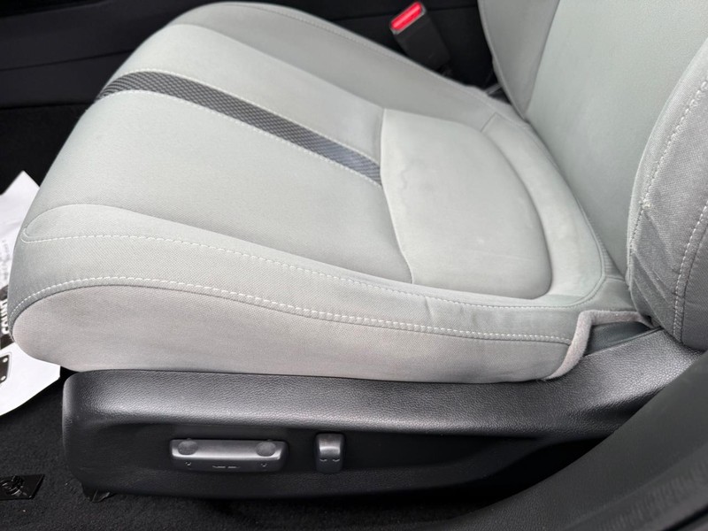 Honda Civic Sedan Vehicle Image 26