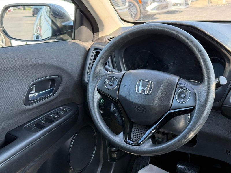 Honda HR-V Vehicle Image 12