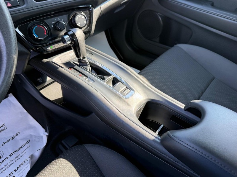 Honda HR-V Vehicle Image 18