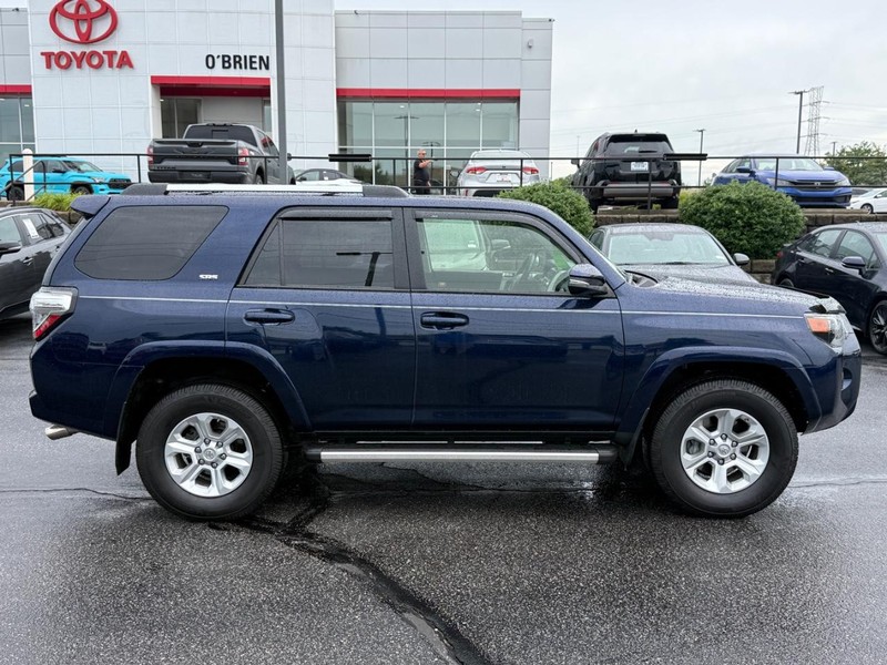 Toyota 4Runner Vehicle Image 02