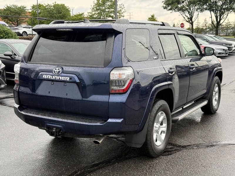 Toyota 4Runner Vehicle Image 03
