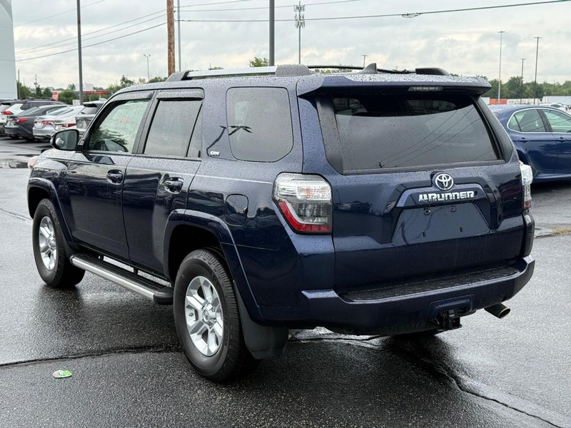 Toyota 4Runner Vehicle Image 04