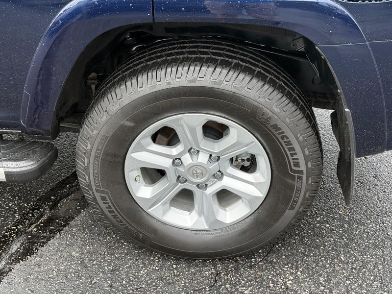 Toyota 4Runner Vehicle Image 05
