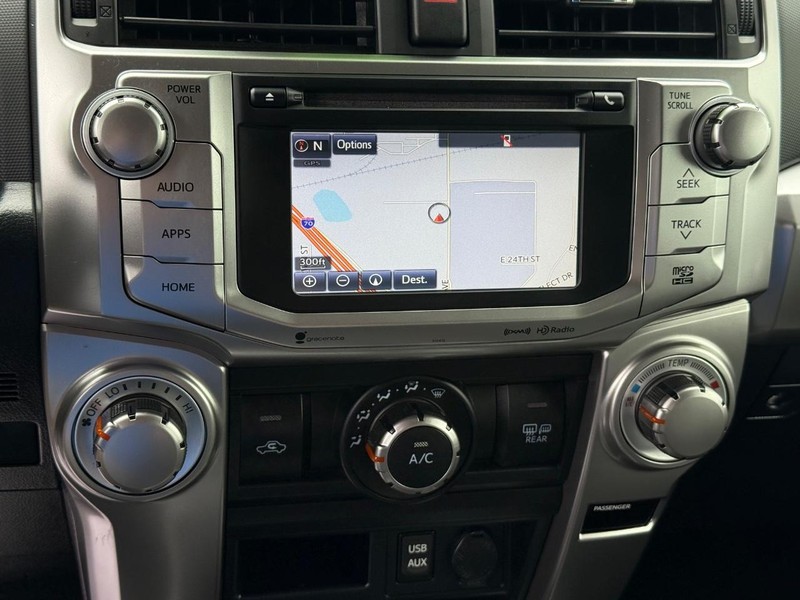 Toyota 4Runner Vehicle Image 16