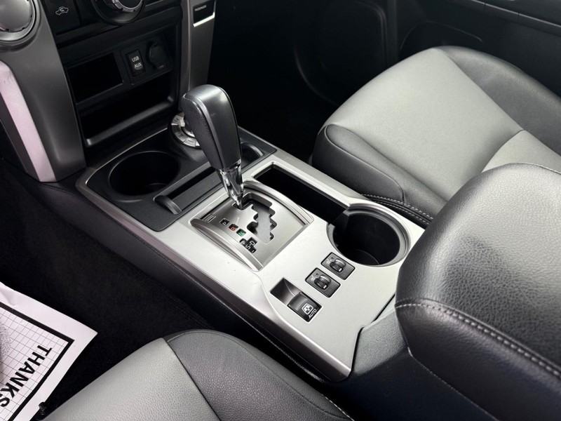 Toyota 4Runner Vehicle Image 18