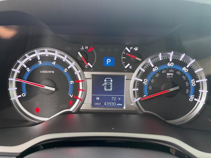 Toyota 4Runner Vehicle Image 21