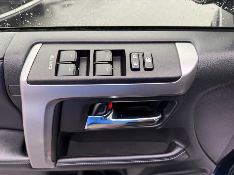 Toyota 4Runner Vehicle Image 23