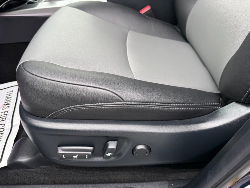 Toyota 4Runner Vehicle Image 24